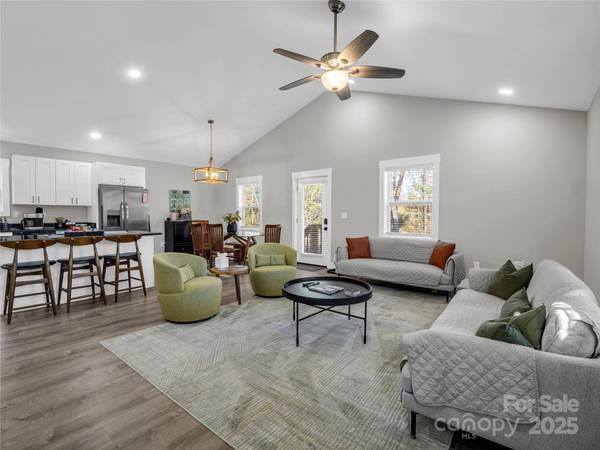 109 Elf Haven LN, Weaverville, NC 28787