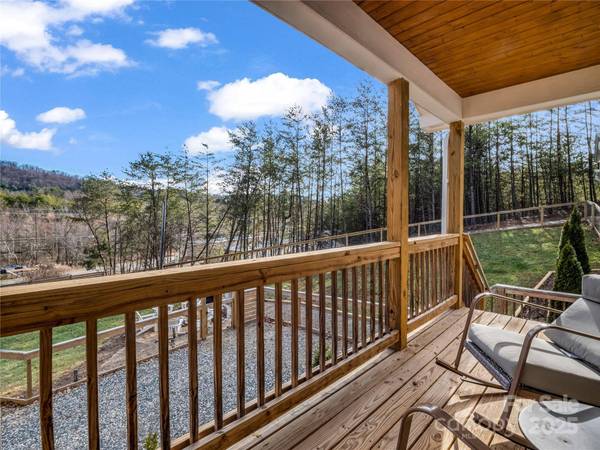 109 Elf Haven LN, Weaverville, NC 28787