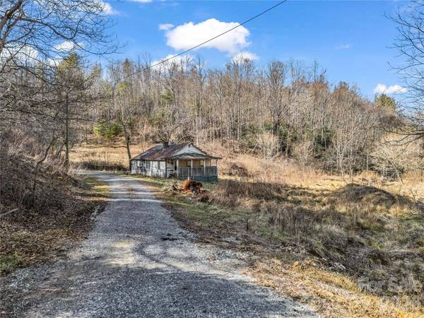 530 Mine Creek RD, Bakersville, NC 28705