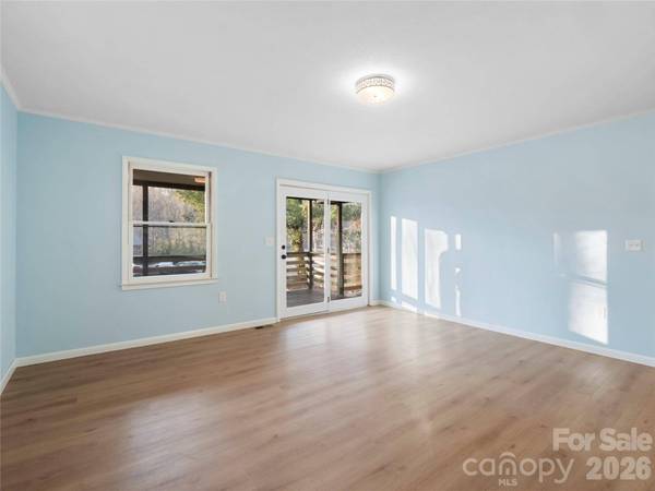 81 Fairview HTS, Waynesville, NC 28786