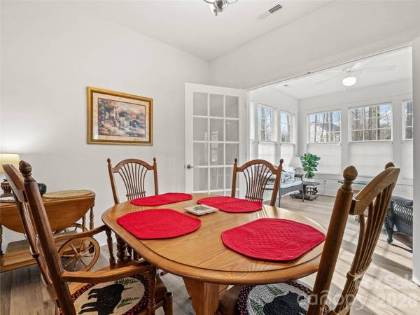 244 Slade LN, Black Mountain, NC 28711