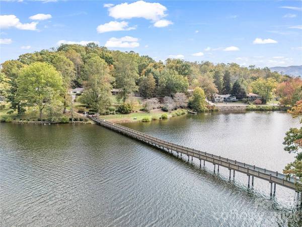486 Oxford RD, Lake Junaluska, NC 28745