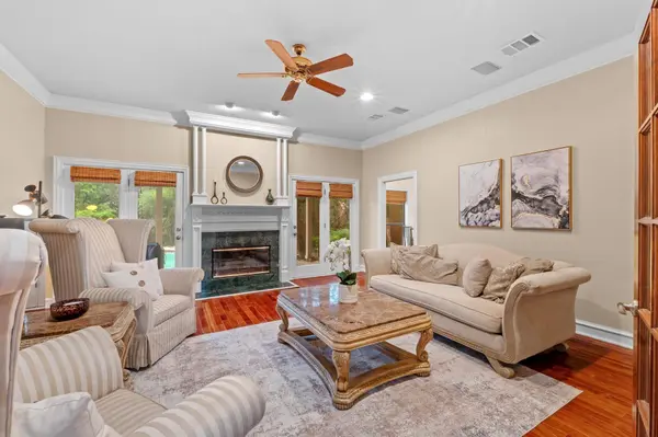 8900 Bell Mountain DR