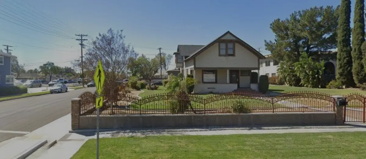 302 N Riverside Ave, Rialto, CA 92376-5926