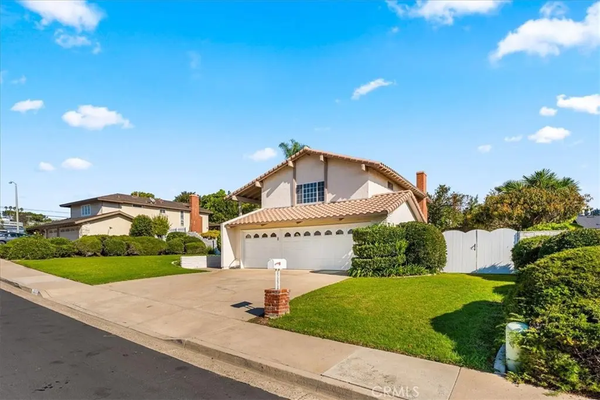 13532 Woodglen Drive, Santa Ana, CA 92705