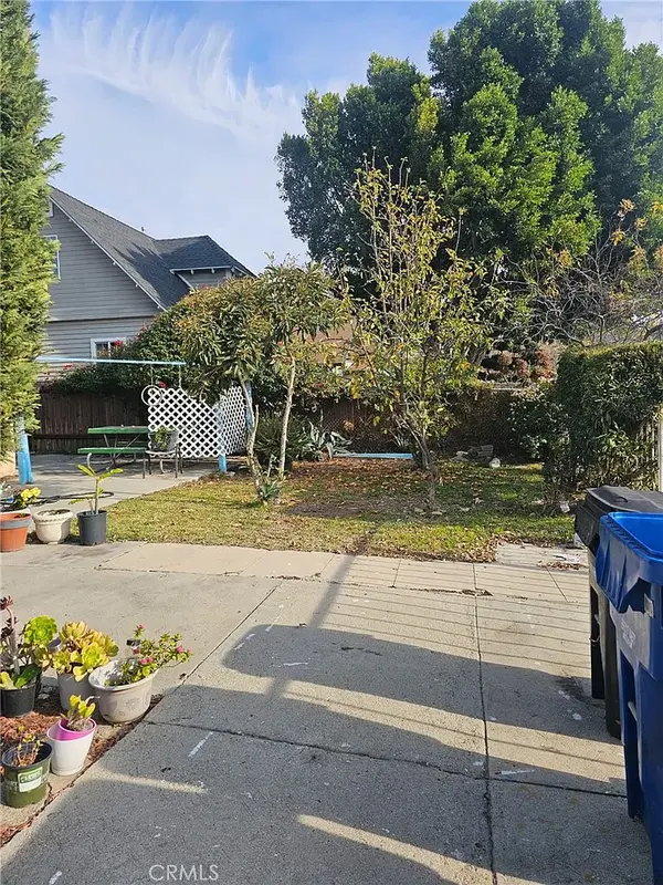 302 N Riverside Ave, Rialto, CA 92376-5926