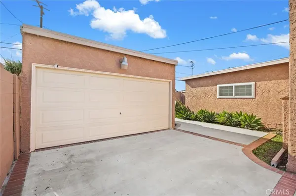 8319 S Van Ness Ave, Inglewood, CA 90305-1546