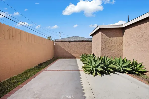8319 S Van Ness Ave, Inglewood, CA 90305-1546