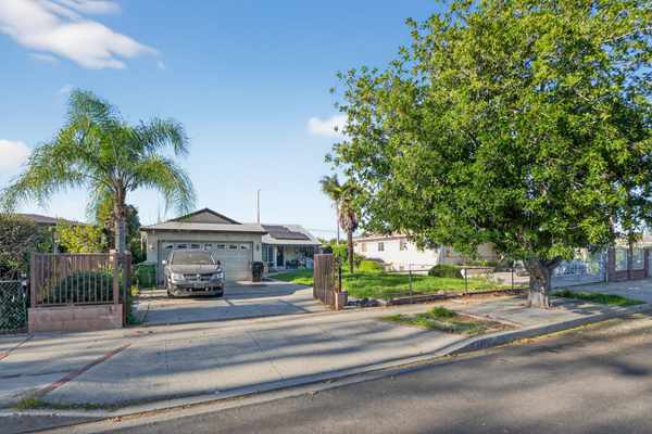 9841 Stanwin Avenue, Los Angeles, CA 91331