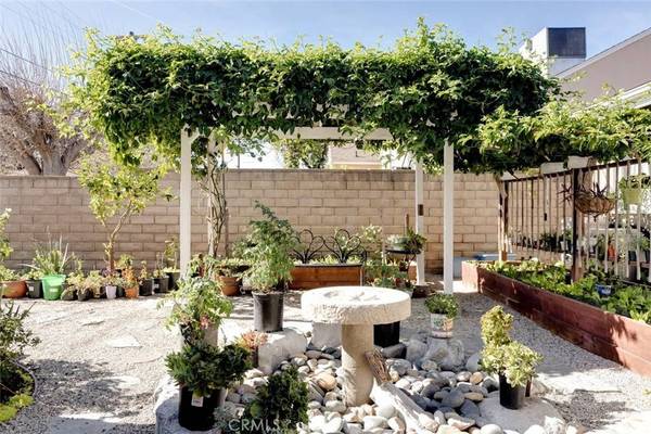 11956 Hatteras ST, Valley Village, CA 91607