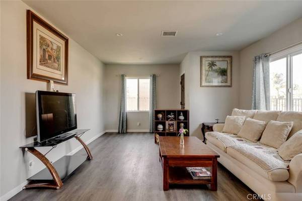 11956 Hatteras ST, Valley Village, CA 91607