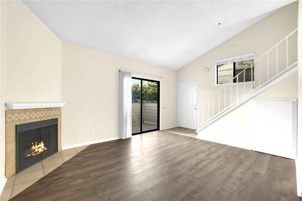 44544 15th E #11, Lancaster, CA 93535