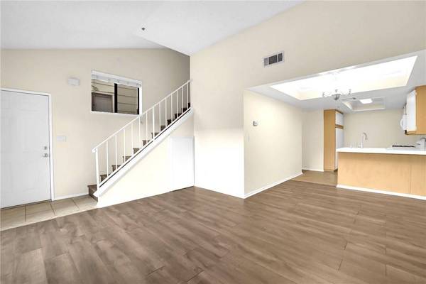 44544 15th E #11, Lancaster, CA 93535