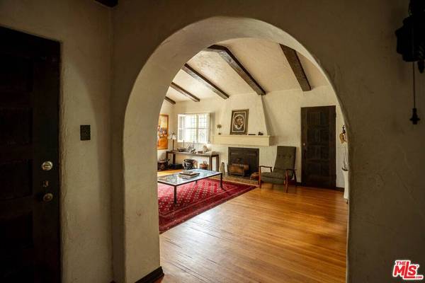 1016 Keniston AVE, Los Angeles, CA 90019