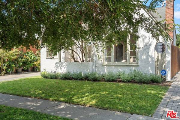 1511 Carmona AVE, Los Angeles, CA 90019