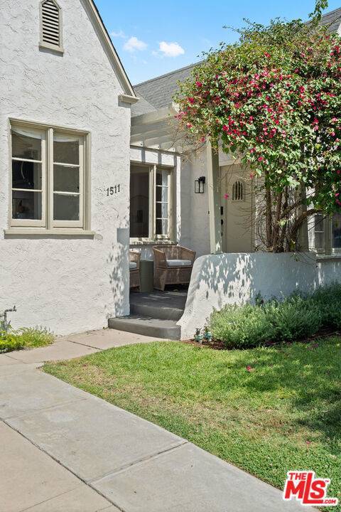 1511 Carmona AVE, Los Angeles, CA 90019