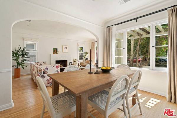 1511 Carmona AVE, Los Angeles, CA 90019