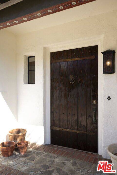 2272 Moreno DR, Los Angeles, CA 90039