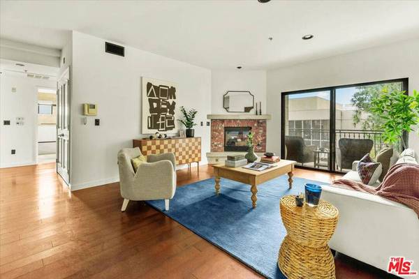 417 S Westmoreland AVE #404, Los Angeles, CA 90020