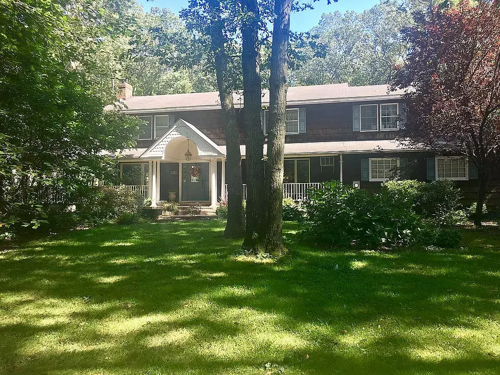 Northport, NY 11768-2650,7 Salonga Woods Rd