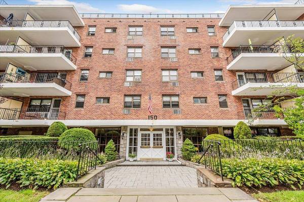 150 S Ocean AVE #4-H, Freeport, NY 11520