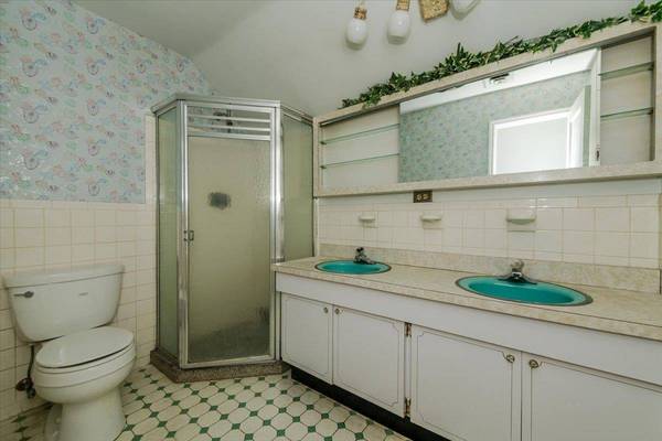 221 Huntington Bay RD, Halesite, NY 11743