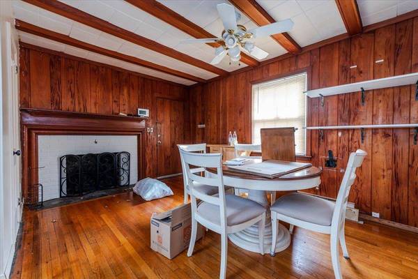 221 Huntington Bay RD, Halesite, NY 11743