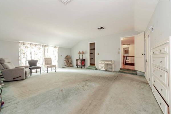 221 Huntington Bay RD, Halesite, NY 11743