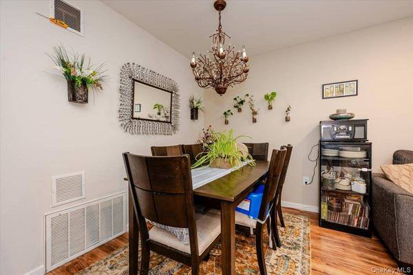 615 Broadway #76, Amityville, NY 11701