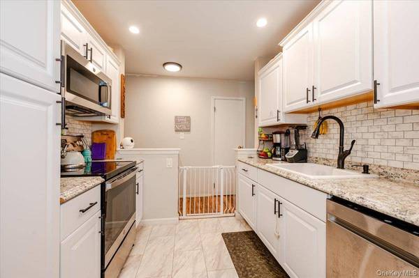 615 Broadway #76, Amityville, NY 11701