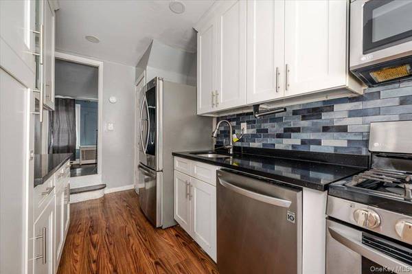 114-64 198th ST, Saint Albans, NY 11412