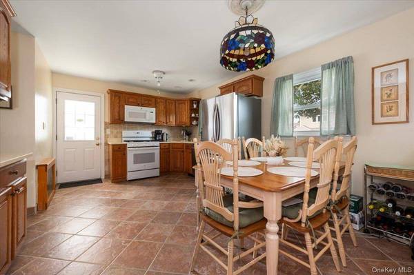 3888 Mill RD, Seaford, NY 11783