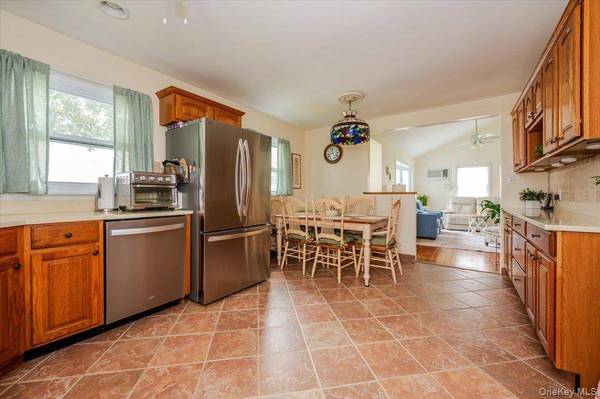 3888 Mill RD, Seaford, NY 11783