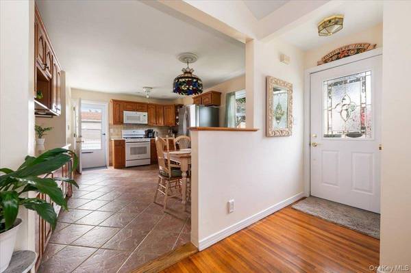 3888 Mill RD, Seaford, NY 11783