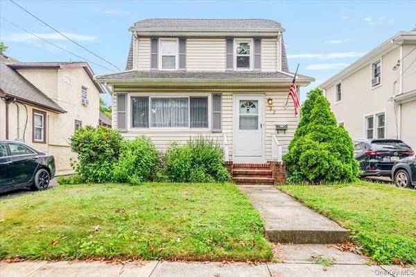 22 Pansy AVE, Floral Park, NY 11001