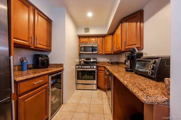 111 S Centre AVE #2-KK, Rockville Centre, NY 11570