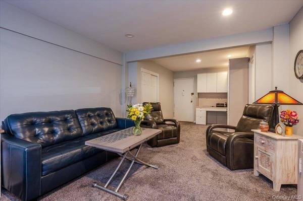 111 S Centre AVE #2-KK, Rockville Centre, NY 11570