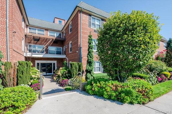 111 S Centre AVE #2-KK, Rockville Centre, NY 11570