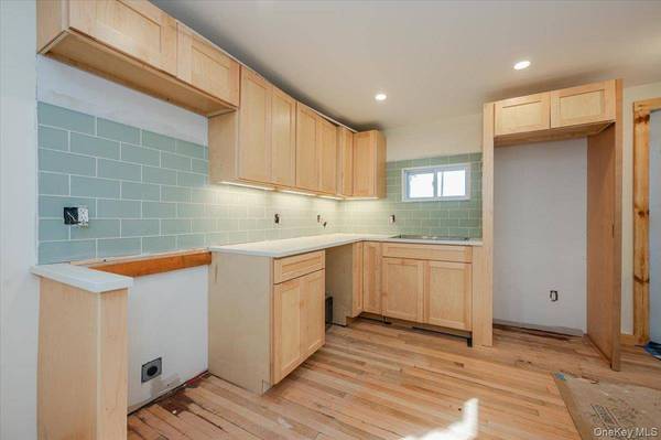 132A Raymond ST, Rockville Centre, NY 11570