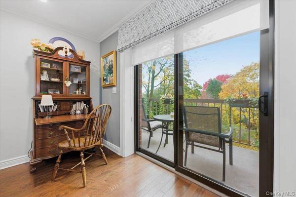 99 S Park AVE #311, Rockville Centre, NY 11570