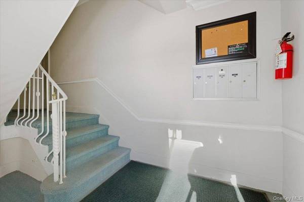 75 Maine AVE #B-1, Rockville Centre, NY 11570