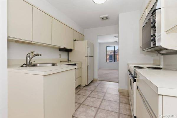 99 S Park AVE #314, Rockville Centre, NY 11570