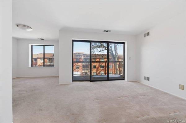 99 S Park AVE #314, Rockville Centre, NY 11570