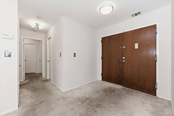99 S Park AVE #314, Rockville Centre, NY 11570