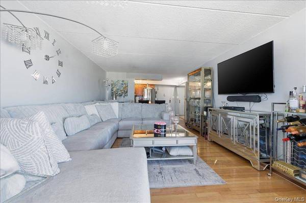 725 Miller AVE #318, Freeport, NY 11520