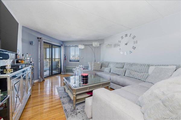 725 Miller AVE #318, Freeport, NY 11520