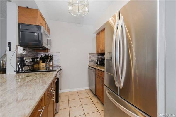 725 Miller AVE #318, Freeport, NY 11520