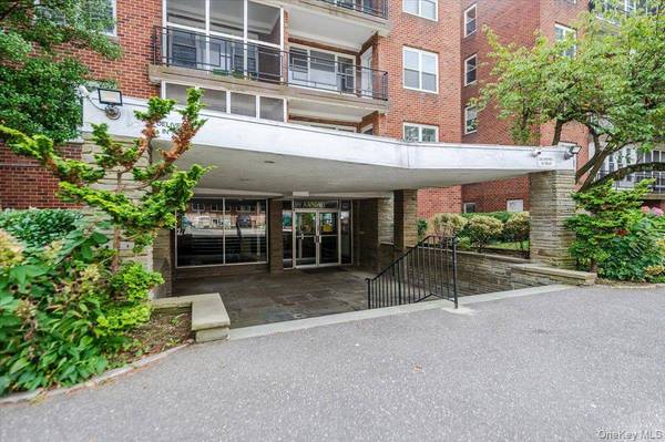 99 Randall AVE #1-S, Freeport, NY 11520