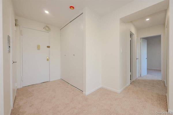 99 Randall AVE #4-L, Freeport, NY 11520