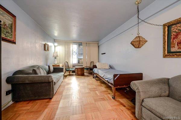 33-44 93rd ST #1-P, Jackson Heights, NY 11372
